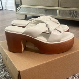 DONNA KARAN PURE PLATFORM SANDALS - LIKE NEW